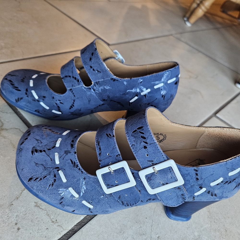 John Fluevog Limited Edition Blue Cavalieri With Birds - Picture 2 of 13